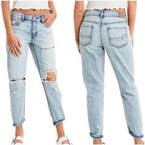 American Eagle Outfitters Women's 8 Tomgirl Light Wash Distressed Jeans